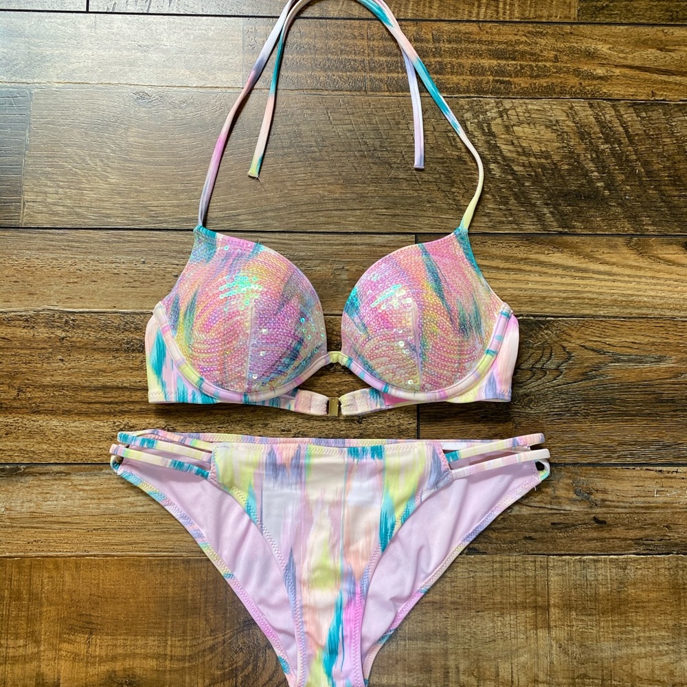 Victoria’s Secret Bombshell Bikini
